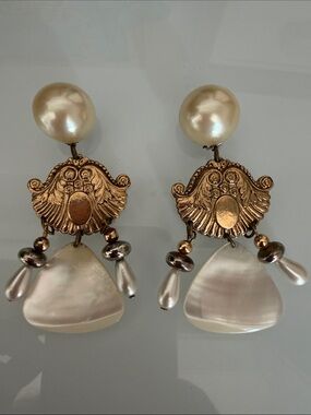 Vintage Gold-Tone & Pearl Drop Statement Earrings - Cream Pearl